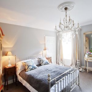 Honeymoon Suite